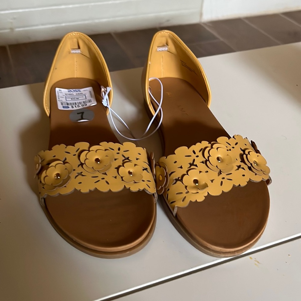 Womens Sandals size 7
